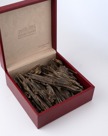 خشب عود سيوفي ملكي (75 سنة)